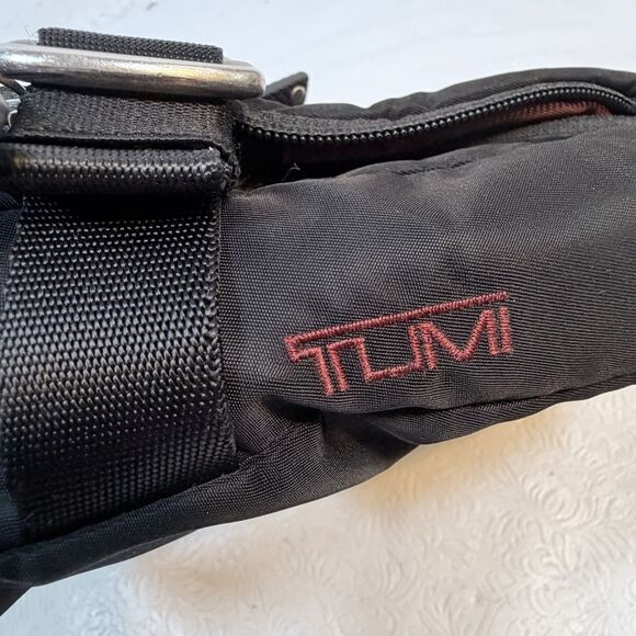 Tumi T-Tech Essential Gear Black Crossbody - Picture 4 of 11